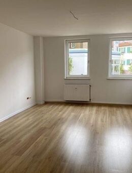 Große 2-Raum Wohnung mit Einbauküche - Steinbach-Hallenberg