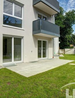 6-Zimmer - über zwei Ebenen - eigener Garten ! - München