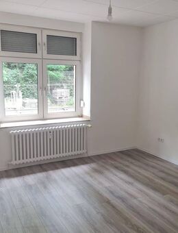 Renovierte 3-Zimmer-Wohnung im Erdgeschoss zu vermieten! - Duisburg