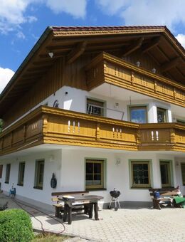 Zweifamilien-Landhaus mit Einliegerwohnung in absolut ruhiger Höhenlage mit Ausblick in Bodenmais - Bodenmais