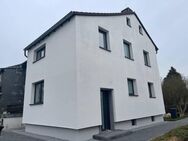 Komplett grundsaniertes Doppelhaus mit 6 ZKB in Top-Lage von Kassel-Süsterfeld mit Gartenterrasse - Kassel