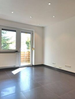 Hochwertig sanierte Wohnung mit Blick ins Grüne - Leonberg (Baden-Württemberg)