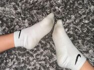 Getragene Socken von junger Studentin 🧦 - Berlin