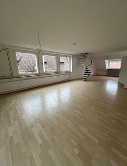 Nürnberg-City: 2,5-Zimmer Dachgeschosswohnung auf 2 Ebenen - Nürnberg