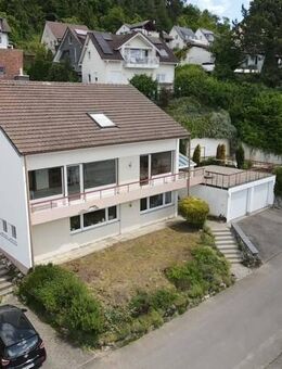 Sipplingen / Bodensee: Freistehendes Einfamilienhaus mit Einliegerwohnung und Seesicht - Sipplingen