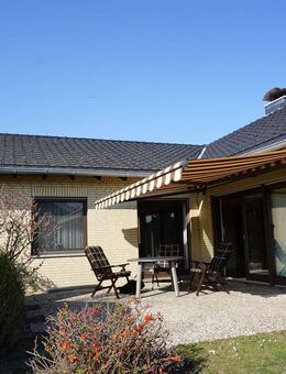 Massiver Winkelbungalow mit Vollkeller in ruhiger Lage - Meine