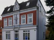 Zum Verkauf steht ein charmantes, historisches Wohn- und Geschäftshaus in der idyllischen Stadt Marn - Marne