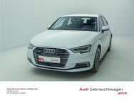 Audi A3, Sportback design 40 S-TRO, Jahr 2020 - Berlin