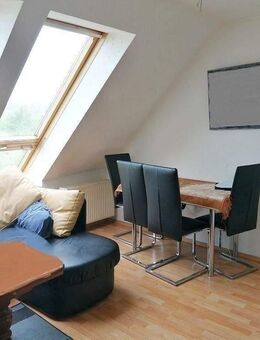 !! Dachgeschoss 2-Zimmer-Wohnung mit Aufzug und Tiefgaragenstellplatz !! - Chemnitz