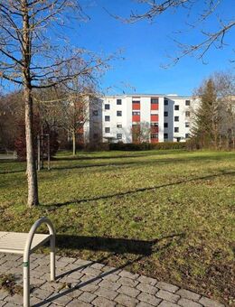Helle 3- Zimmer Wohnung mit tollem Ausblick auf Park für Naturliebhaber, in Königsbrunn - Königsbrunn