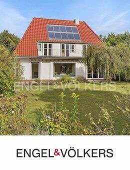 Lichtdurchflutetes Familienhaus mit 1.803 m² Grundstück in begehrter Wohnlage - Großhansdorf