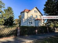 IMMOBERLIN.DE - Charaktervolles Ein-/Zweifamilienhaus mit Villenflair, Sonnengarten und Potential in angenehmer Lage - Liebenwalde
