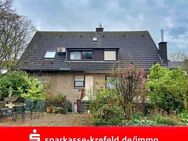 Zweifamilienhaus mit Einliegerwohnung und 2 Garagen - Krefeld