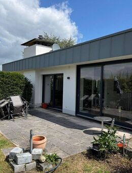 Freistehender Bungalow in Panoramalage mit Außenschwimmbad in Bad Honnef-Aegidienberg (Brüngsberg) - Bad Honnef