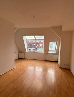 !! Provisonsfrei !! 2-Zi Dachgeschoss Wohnung in Bestlage von F-Hain - Berlin
