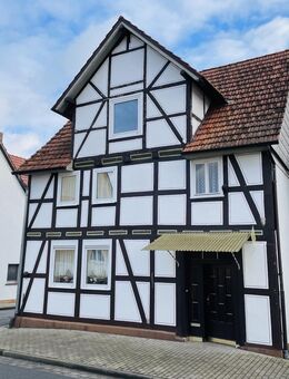 Gemütliches Fachwerkhaus mit 2 Garagen in Trendelburg-Eberschütz - Trendelburg