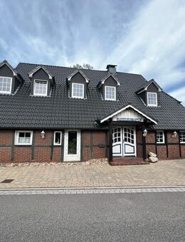 Repräsentative Spitzenlage von Kirchhatten / Hatten - Historisches Gasthaus mit Einliegerwohnung - Hatten