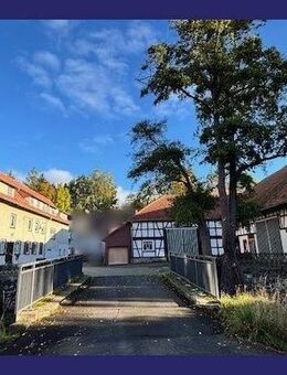 Idyllischer Bauernhof mit angrenzenden Wiesen und direkter Bachlage - Feldatal