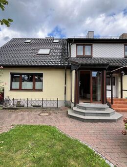 Wohnhaus mit möblierter Einlieger/FeWo, Garage & Gartenhaus in beliebter Wohnlage von Stralsund - Stralsund