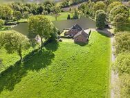 Seltene Gelegenheit: Einfamilienhaus mit ca. 2 ha Land in nahezu Alleinlage in Hohn bei Rendsburg - Hohn