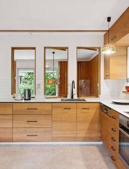 Elbnahes Wohnen: Schwedenhaus mit Baupotenzial in ruhiger Wohnstraße - Stelle