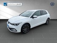 VW Golf, 1.5 TSI VIII OPF Active EPH, Jahr 2022 - Schleswig