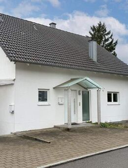Freistehendes, attraktives 1-Familienhaus mit Einliegerwohnung in bevorzugter Wohnlage - Villingen-Schwenningen