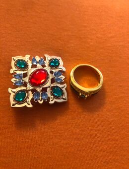 RING UND Brosche zu verschenken in Dresden oder versand mit Sendung Nummer - Dresden