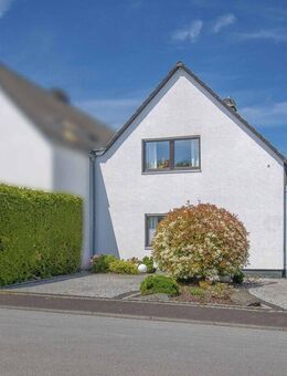 5 ½-Zimmer - DHH-Familientraum mit Einliegerwohnung - Stilvolles Zuhause in Niedernhausen - Niedernhausen