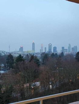 Charmante Eigentumswohnung mit Fernblick - Frankfurt (Main)