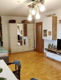 "Gut geschnittene 1-Zi.-ETW mit Aufzug und Stellplatz in gepflegter Wohngegend von Tamm" - Tamm