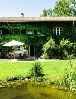 Zauberhafter denkmalgeschützter Einfirsthof in idyllischer Lage - Münsing