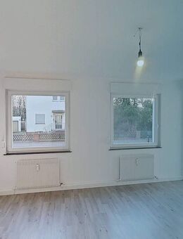 Hell und gemütlich: Renovierte 3-Zi.-Whg. mit Balkon und modernem Tageslichtbad - Diepholz