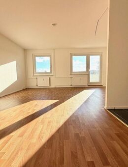 Achtung ! 1 Monat Kaltmiete sparen * 4 helle Zimmer mit Balkon ** - Plauen