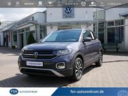 VW T-Cross, 1.0 TSI Active, Jahr 2022 - Grimmen