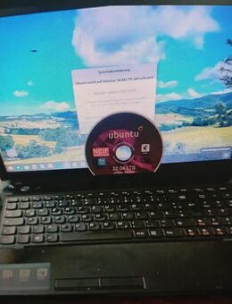 Laptop mit Netzteil von Lenovo - Hartha Zentrum