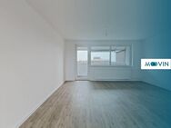 Perfekt für eine kleine Familie: Große und modernisierte 3-Zimmer-Wohnung mit Balkon - Peine