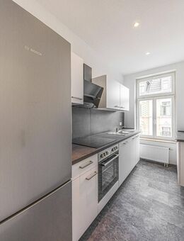 Altlindenau I 2 Zimmer I Tageslichtbad mit Wanne I neue Einbauküche I frisch renoviert - Leipzig