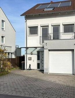 Großzügiges Reiheneckhaus mit Garten in Sindelfingen-Darmsheim - Sindelfingen