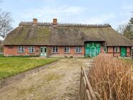 Rabenholz - Charmantes Reetdachhaus aus ca. dem Jahr 1790 mit vielfältiger Nutzungsmöglichkeit - Rabenholz