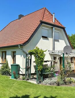 Gepflegtes Einfamilienhaus mit schönem Garten in attraktiver Lage * auch als Anlageobjekt geeignet - Elsfleth