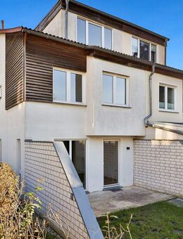 Bezugsfreie Doppelhaushälfte mit Garten + PKW-Stellplatz in Müggelheim - Berlin