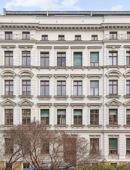 Zentrum-Nord Leipzig - Stilvolle, denkmalgeschützte 2-Zimmer-Dachgeschosswohnung mit eigener Loggia - Leipzig