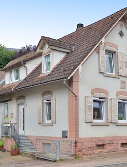 Modernisiertes Einfamilienhaus mit angrenzender Scheune - Pfinztal