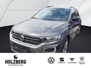 VW T-Roc, 1.5 TSI Sport R-Line, Jahr 2021 - Braunschweig