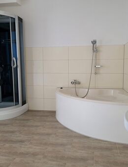 Ihre neue Traumwohnung mit Dusche, Wanne, Balkon - Chemnitz