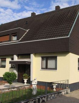 Einzigartiges Investitionsobjekt: Großes Wohnhaus mit Lagerhalle und Garagen - Raum für Ihre Vision - Durmersheim