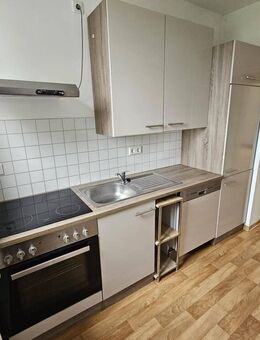// Gemütliche 3 Zimmer-Wohnung // EBK inklusive // - Machern