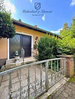 Freistehender Bungalow mit Garten + Garage - ca. 254m² Gesamtfläche - Saarlouis