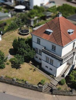 Einfamilienhaus im Stadtvillastil - Beckingen